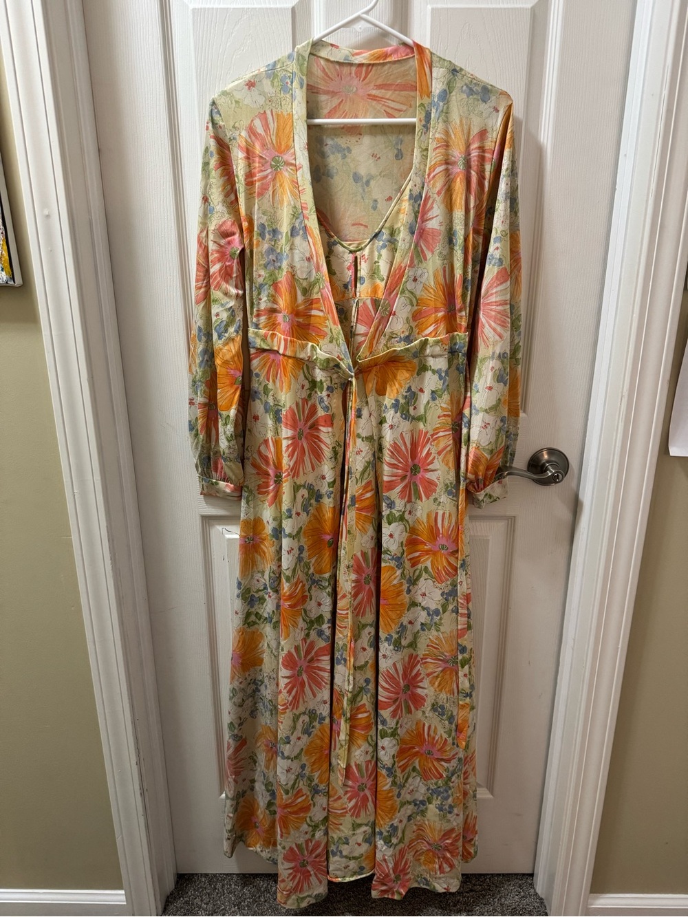 60s Olga Flower Burst Wrap Robe and Night Gown Set - Small 32 - Picture 2 of 14